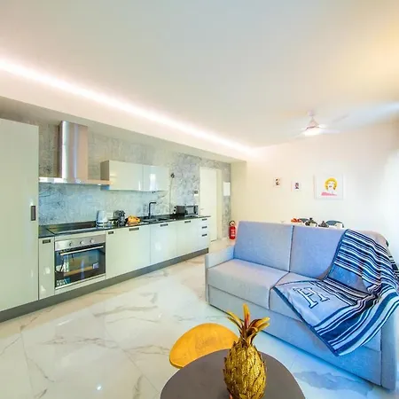 Luxury For 4 Guests With Parking
