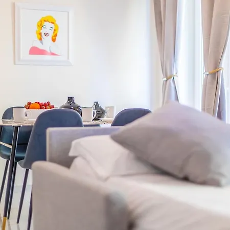 Luxury For 4 Guests With Parking * سيستري ليفانتي
