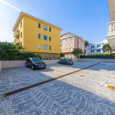 Luxury For 4 Guests With Parking سيستري ليفانتي